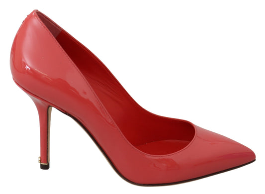 Elegantes zapatos de salón de charol rosa oscuro de Dolce & Gabbana