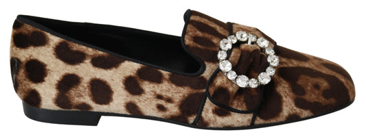 Mocasines con estampado de leopardo y adornos de cristales de Dolce & Gabbana
