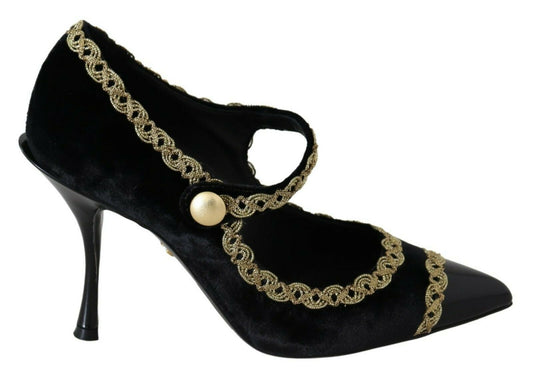 Elegantes zapatos de tacón de terciopelo negro con bordados dorados de Dolce & Gabbana