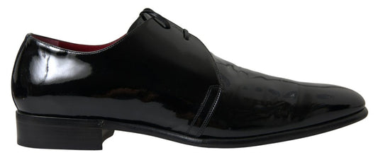 Zapatos formales elegantes de charol negro para hombre de Dolce & Gabbana