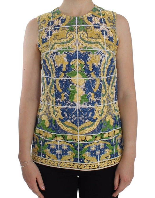 Elegancia sin mangas con bordados en mayólica de Dolce & Gabbana