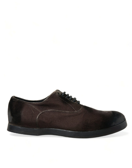 Elegantes zapatos Oxford de terciopelo marrón con cordones de Dolce & Gabbana