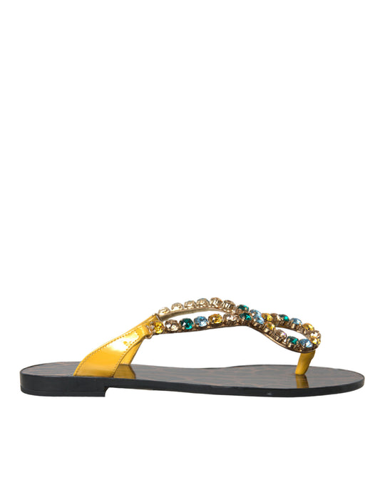 Zapatos de playa de piel de becerro con cristales en color mostaza de Dolce & Gabbana