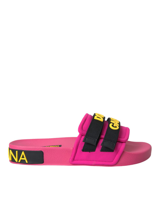Sandalias planas y zapatos de playa con logo en rosa y negro de Dolce & Gabbana