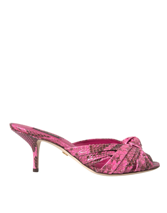 Zapatos tipo chanclas con tacón bajo y tacón bajo de piel exótica en color rosa de Dolce & Gabbana