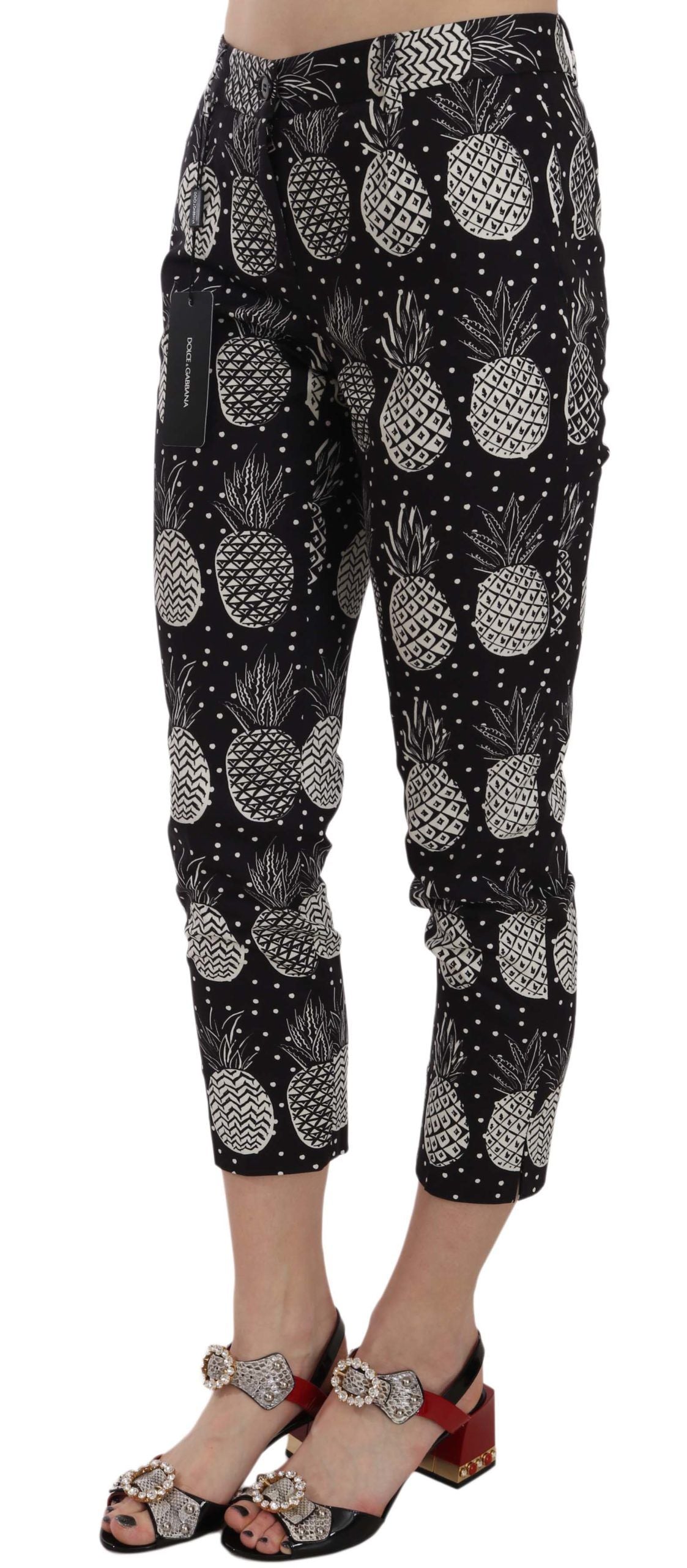 Pantalones capri ajustados con estampado elegante de piñas negras de Dolce &amp; Gabbana