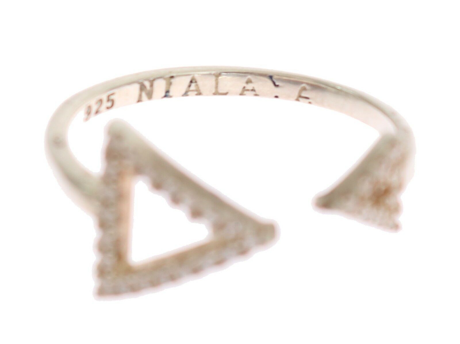 Anillo elegante de plata con cristales de circonita cúbica de Nialaya: accesorio para mujer