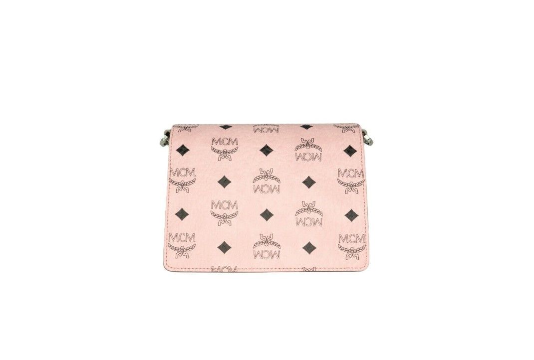 Bolso bandolera con solapa y cierre de piel con logo de diamante en rosa suave de MCM Signature