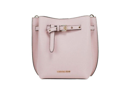 Bolso bandolera tipo cubo de piel de guijarro en color rubor empolvado Emilia de Michael Kors