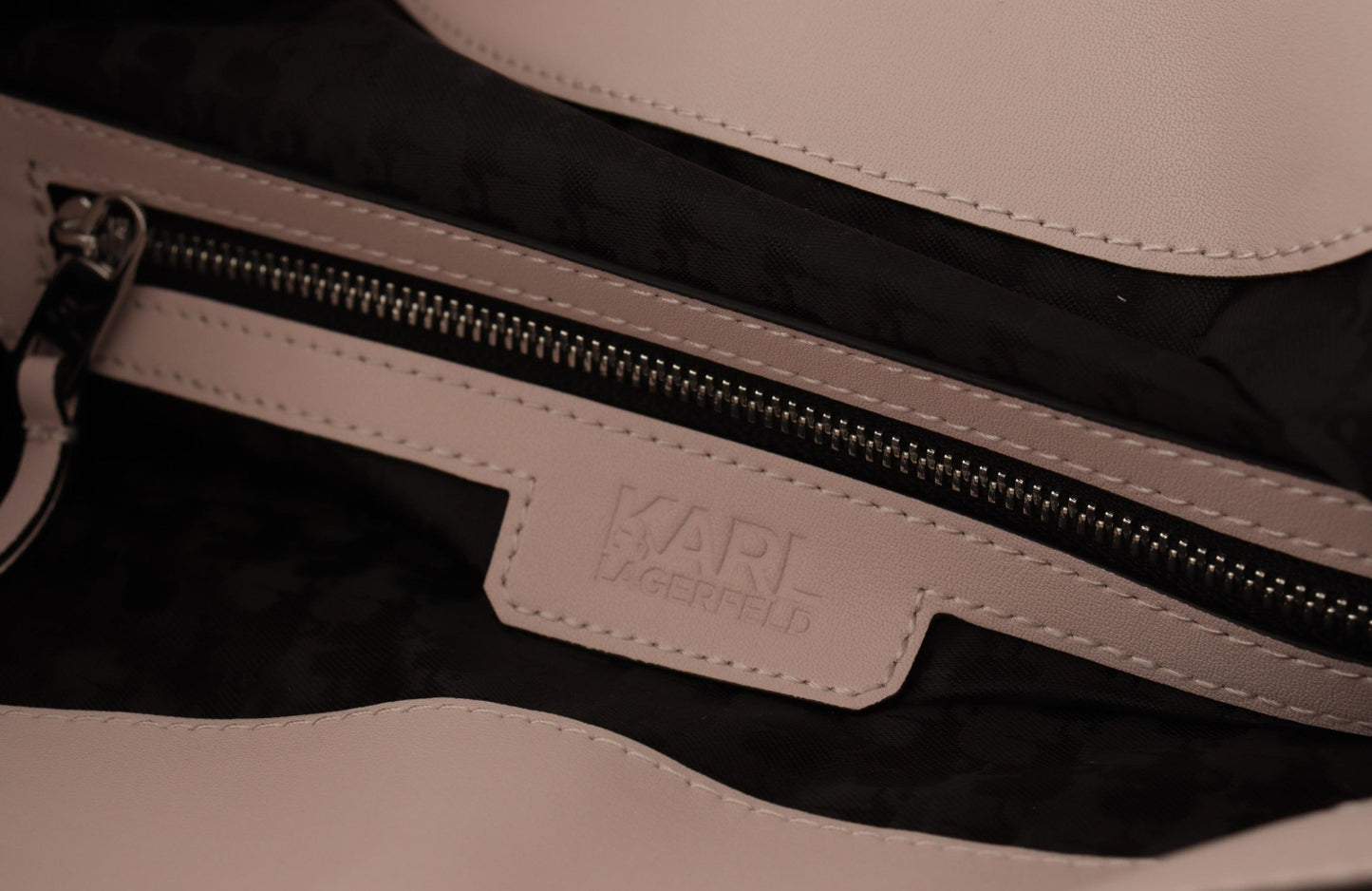 Elegante bolso de hombro de piel color malva y tiza de Karl Lagerfeld