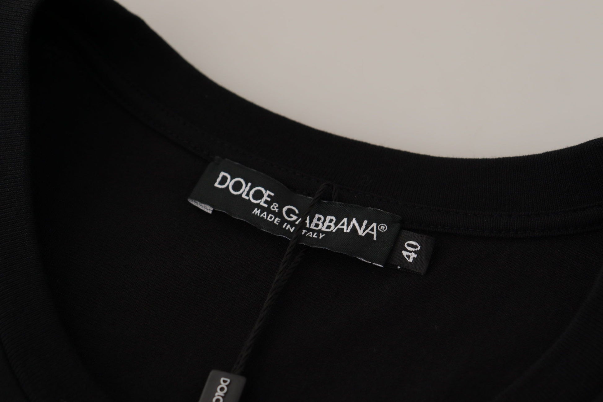 Camiseta elegante de algodón con logotipo negro de Dolce &amp; Gabbana para mujer