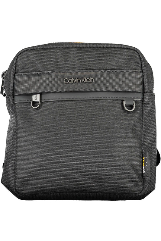 Bolso de hombro Calvin Klein Sleek de poliéster reciclado en color negro