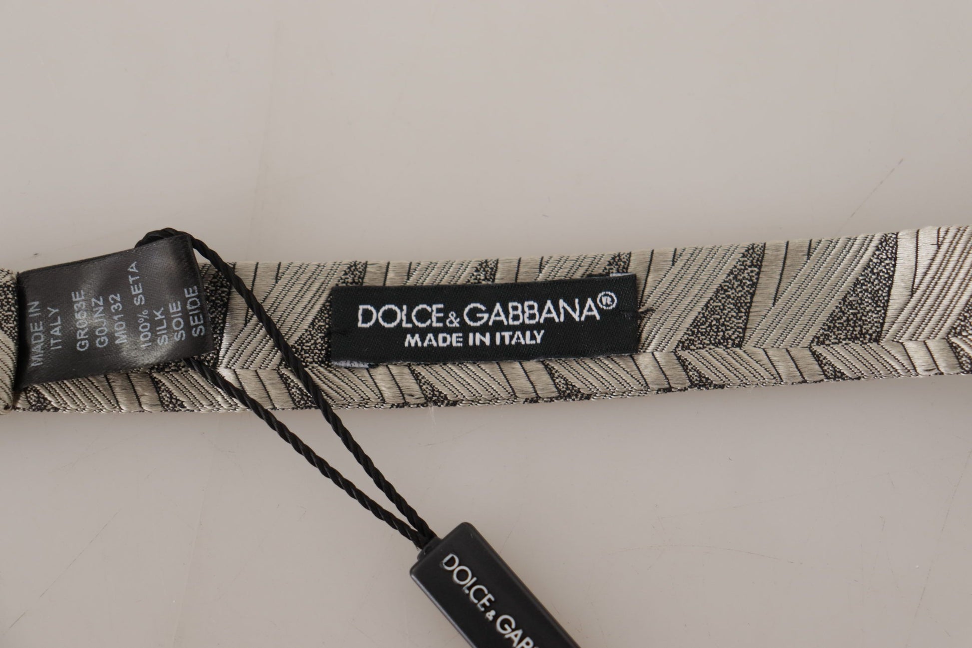 Pajarita elegante de seda gris de Dolce &amp; Gabbana