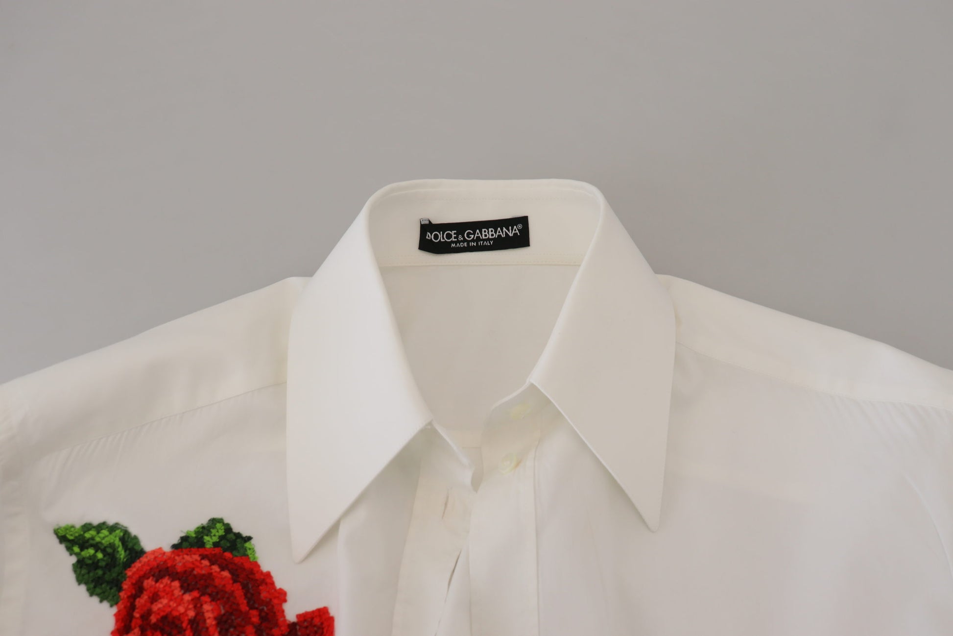 Camisa elegante de mezcla de seda con bordados florales de Dolce &amp; Gabbana