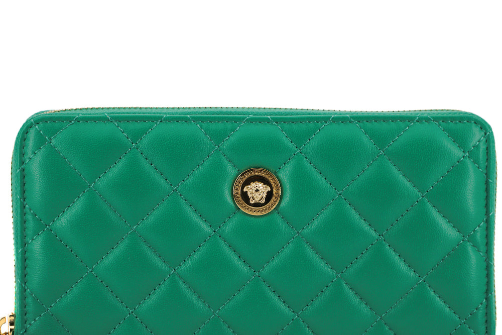 Cartera elegante de piel acolchada con cremallera de Versace