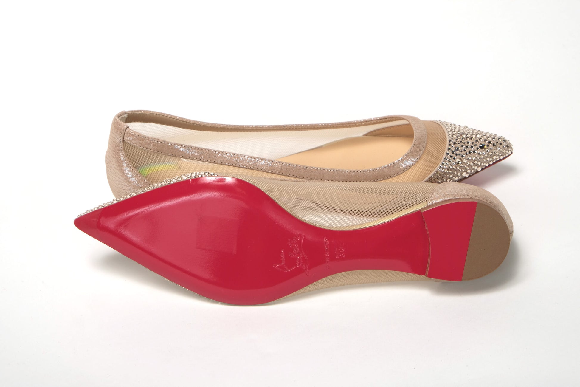 Zapatos de punta plana con cristales plateados de Christian Louboutin