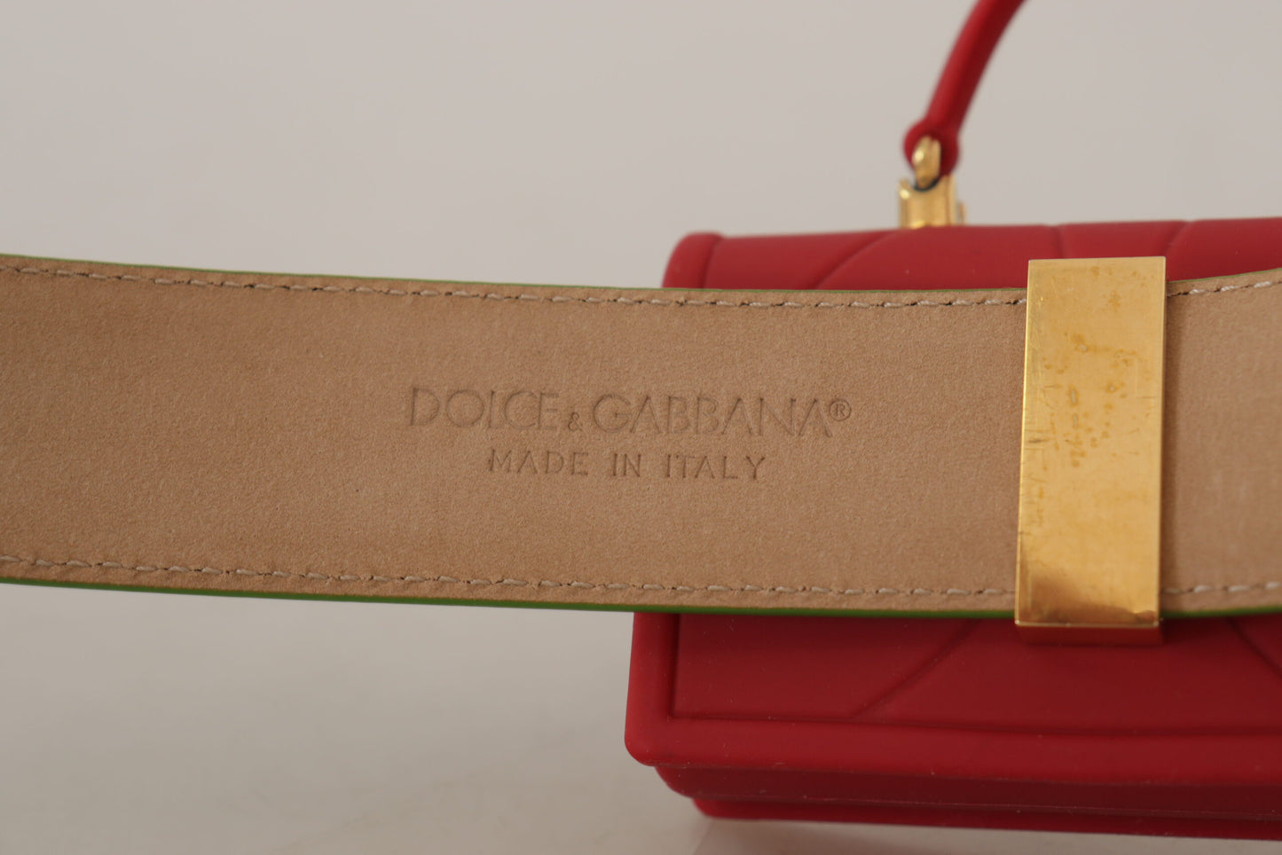 Cinturón elegante de piel de Dolce &amp; Gabbana con accesorio de minibolso