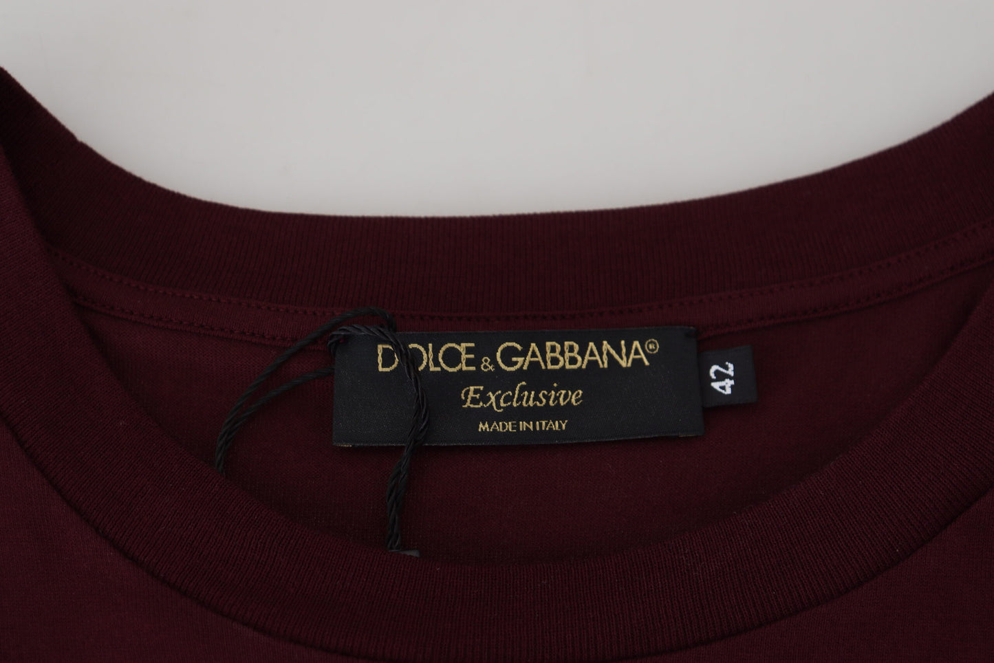 Camiseta elegante informal con cuello redondo en color granate de Dolce &amp; Gabbana