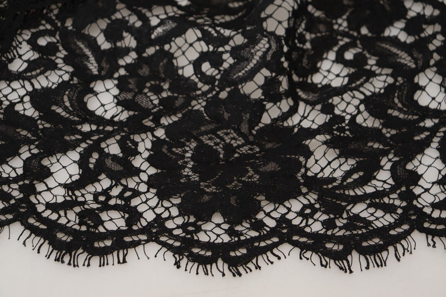 Vestido recto elegante de encaje floral negro de Dolce &amp; Gabbana