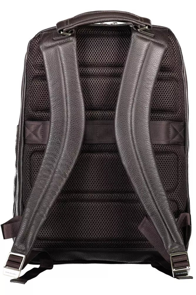 Mochila elegante y tecnológica de color marrón de Piquadro