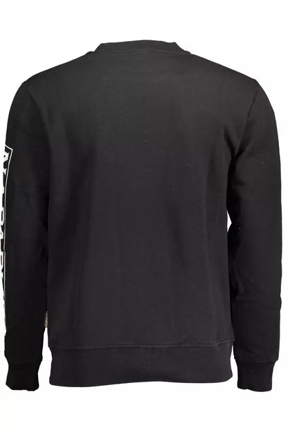 Napapijri eleva tu estilo con una elegante sudadera negra
