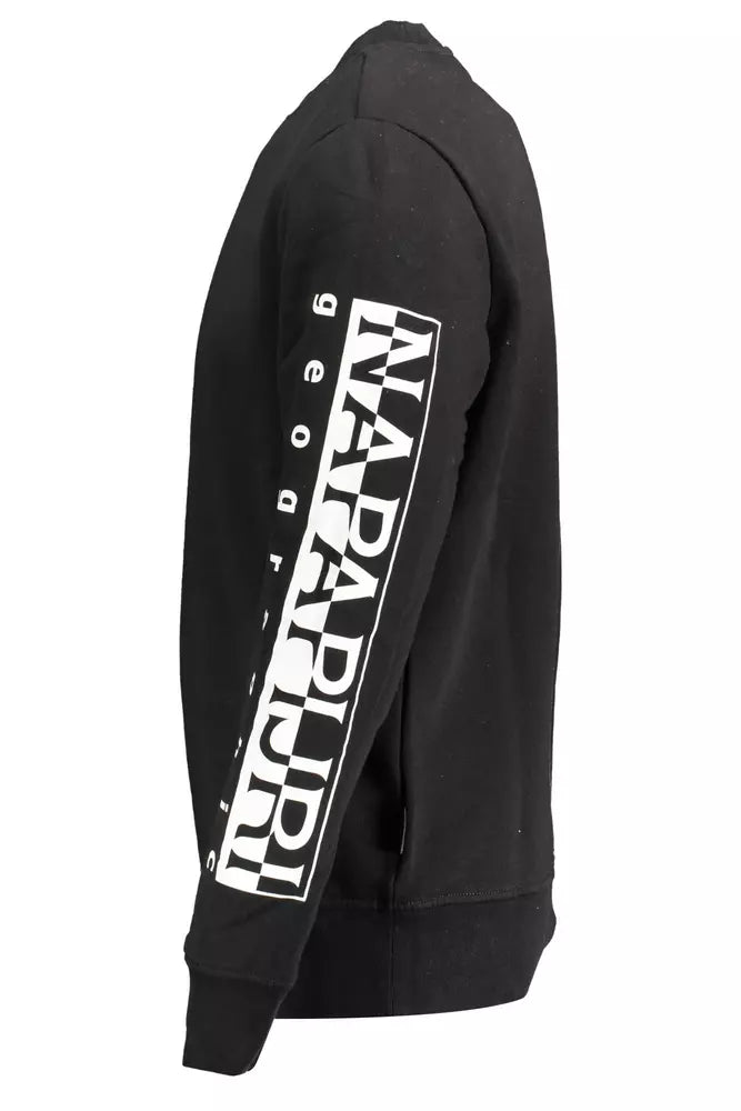 Napapijri eleva tu estilo con una elegante sudadera negra