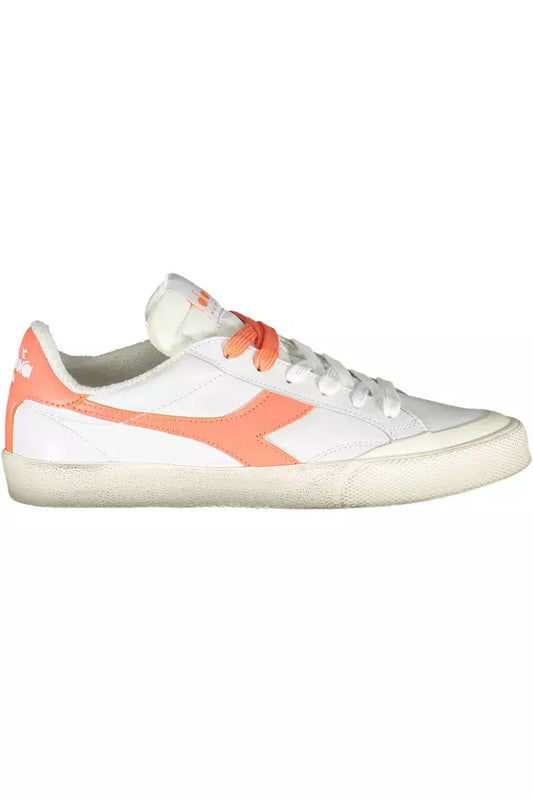 Zapatillas elegantes de piel blanca con cordones de Diadora