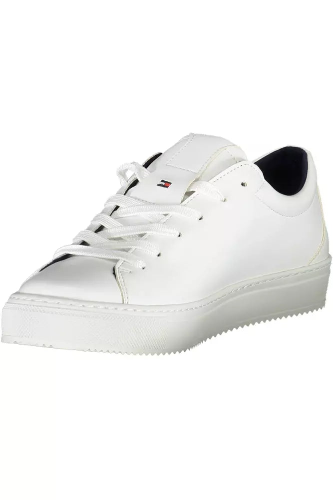 Zapatillas blancas con cordones y detalle de logotipo de Tommy Hilfiger