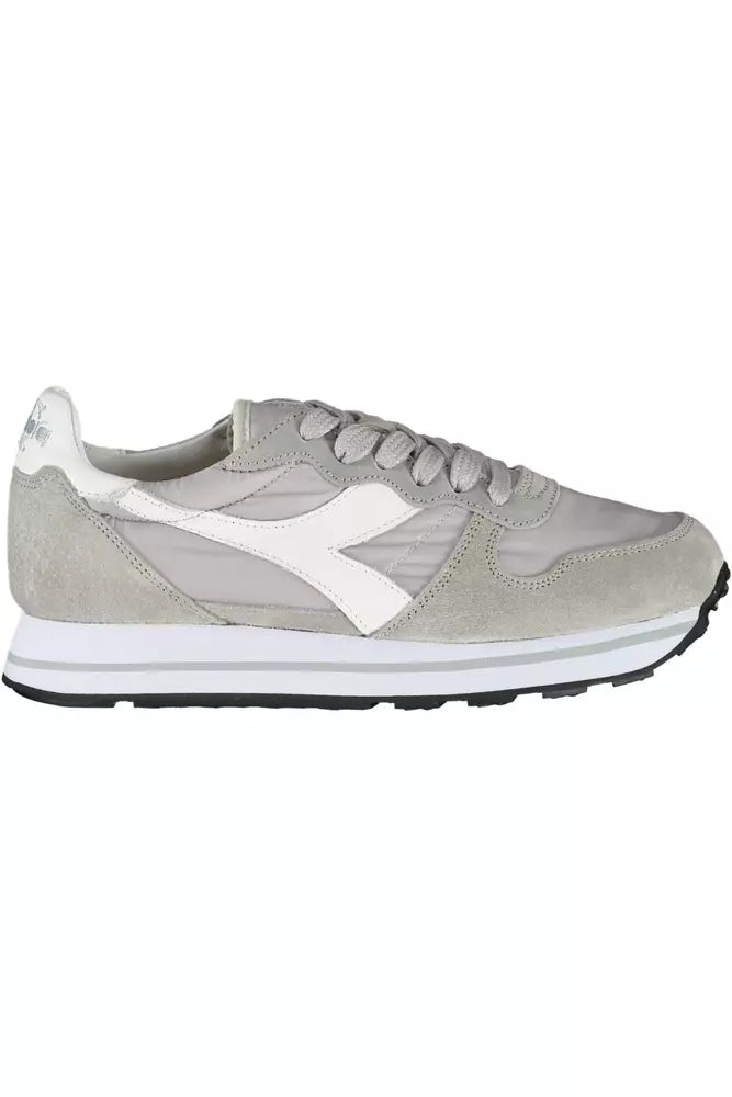 Zapatillas deportivas elegantes con cordones en color gris de Diadora