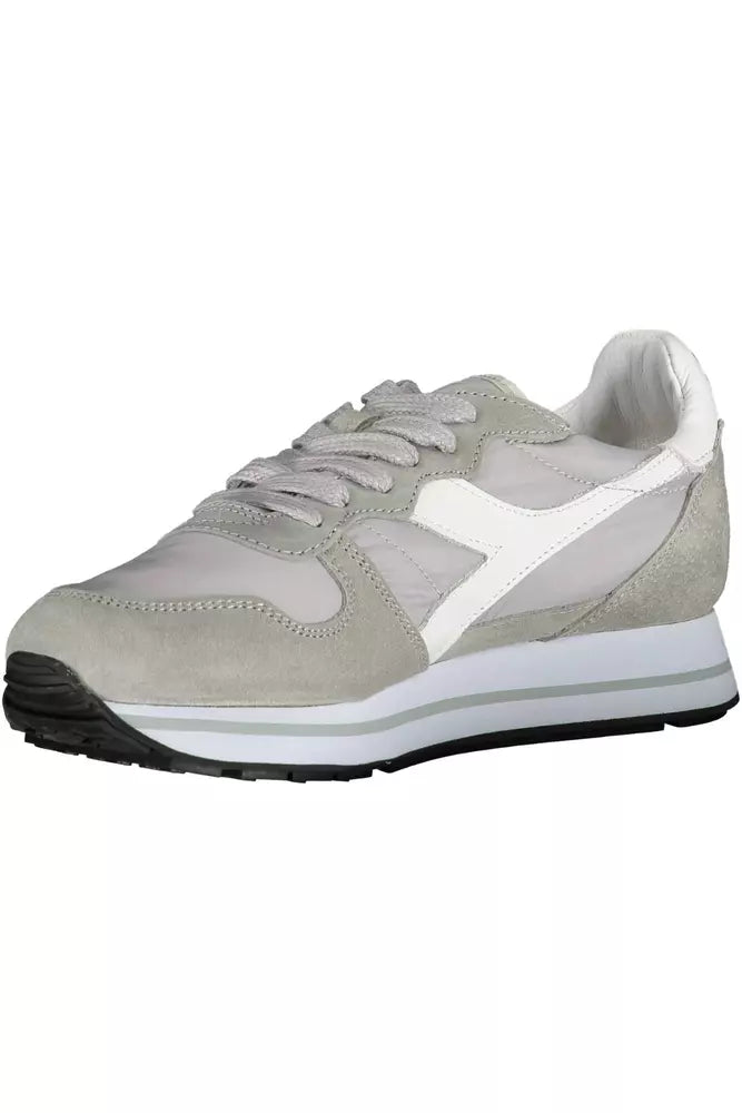 Zapatillas deportivas elegantes con cordones en color gris de Diadora