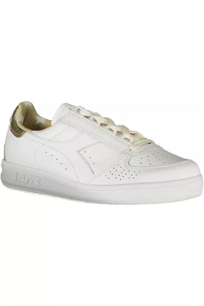 Zapatillas deportivas blancas elegantes con cordones de Diadora