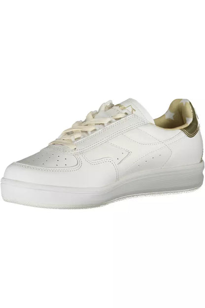 Zapatillas deportivas blancas elegantes con cordones de Diadora