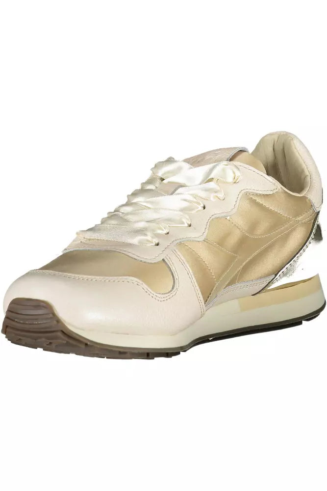 Zapatillas Diadora beige con cordones y detalles en contraste