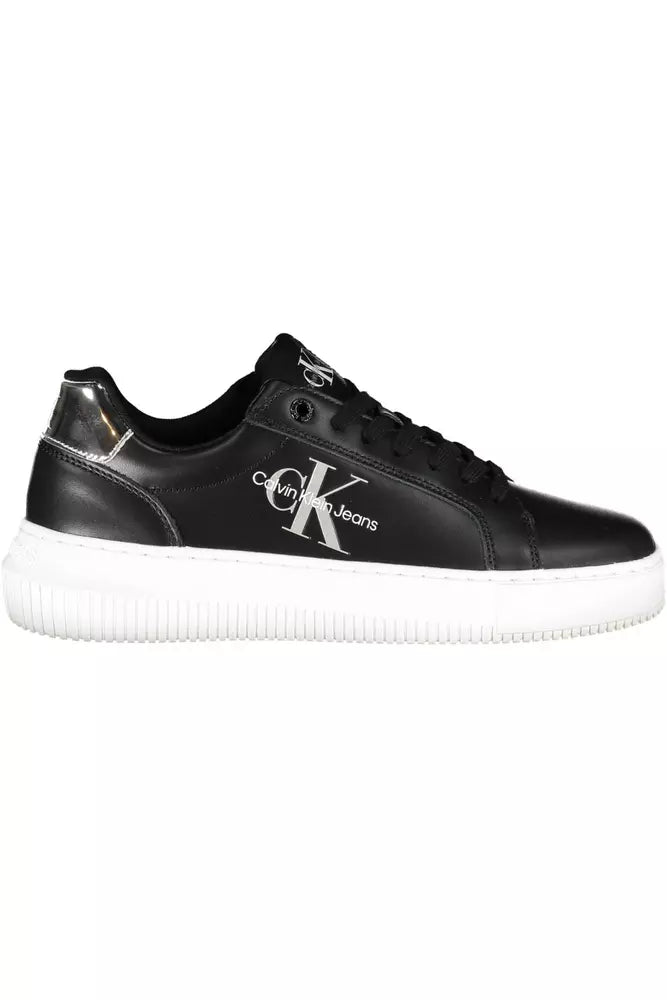 Zapatillas elegantes con cordones y detalles en contraste de Calvin Klein en color negro