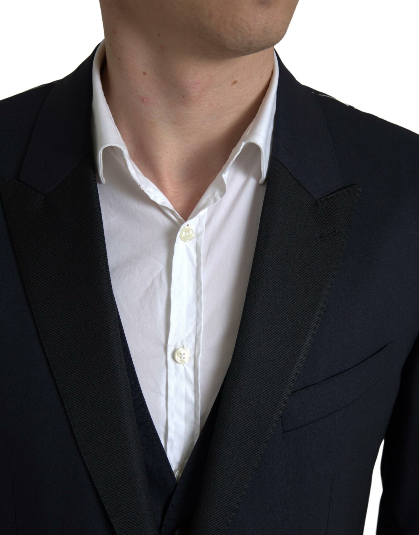 Elegante traje ajustado azul y negro de Dolce &amp; Gabbana con diseño de martini