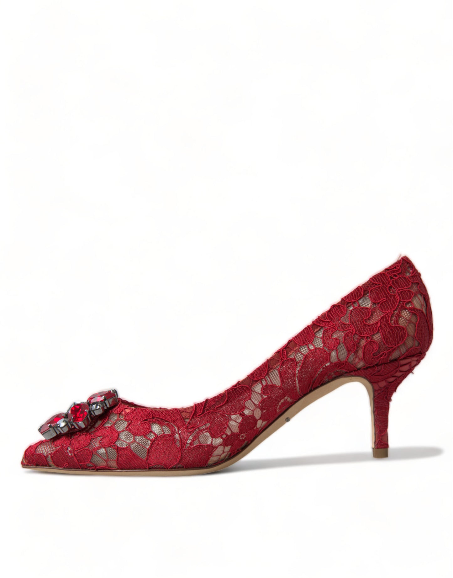 Tacones de encaje rojo radiante con cristales de Dolce &amp; Gabbana