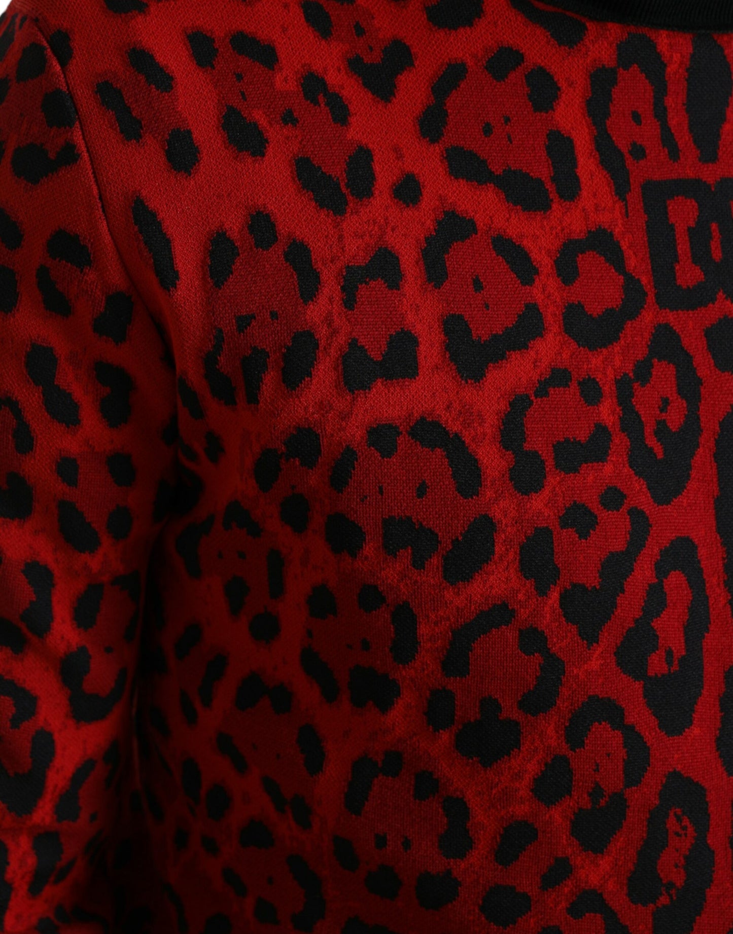 Suéter elegante de cuello alto con estampado de leopardo de Dolce &amp; Gabbana