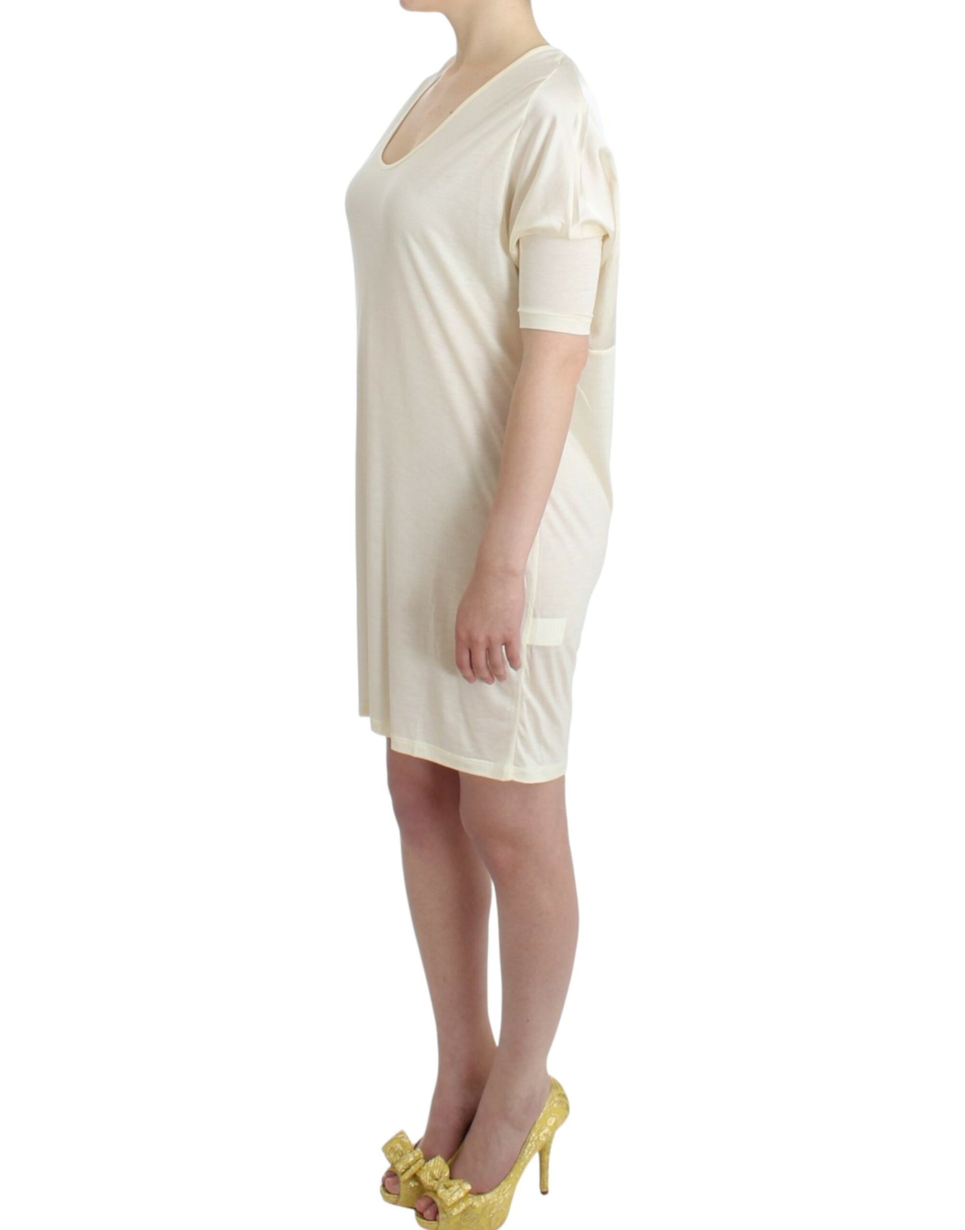 Vestido nacional elegante de modal blanco por encima de la rodilla