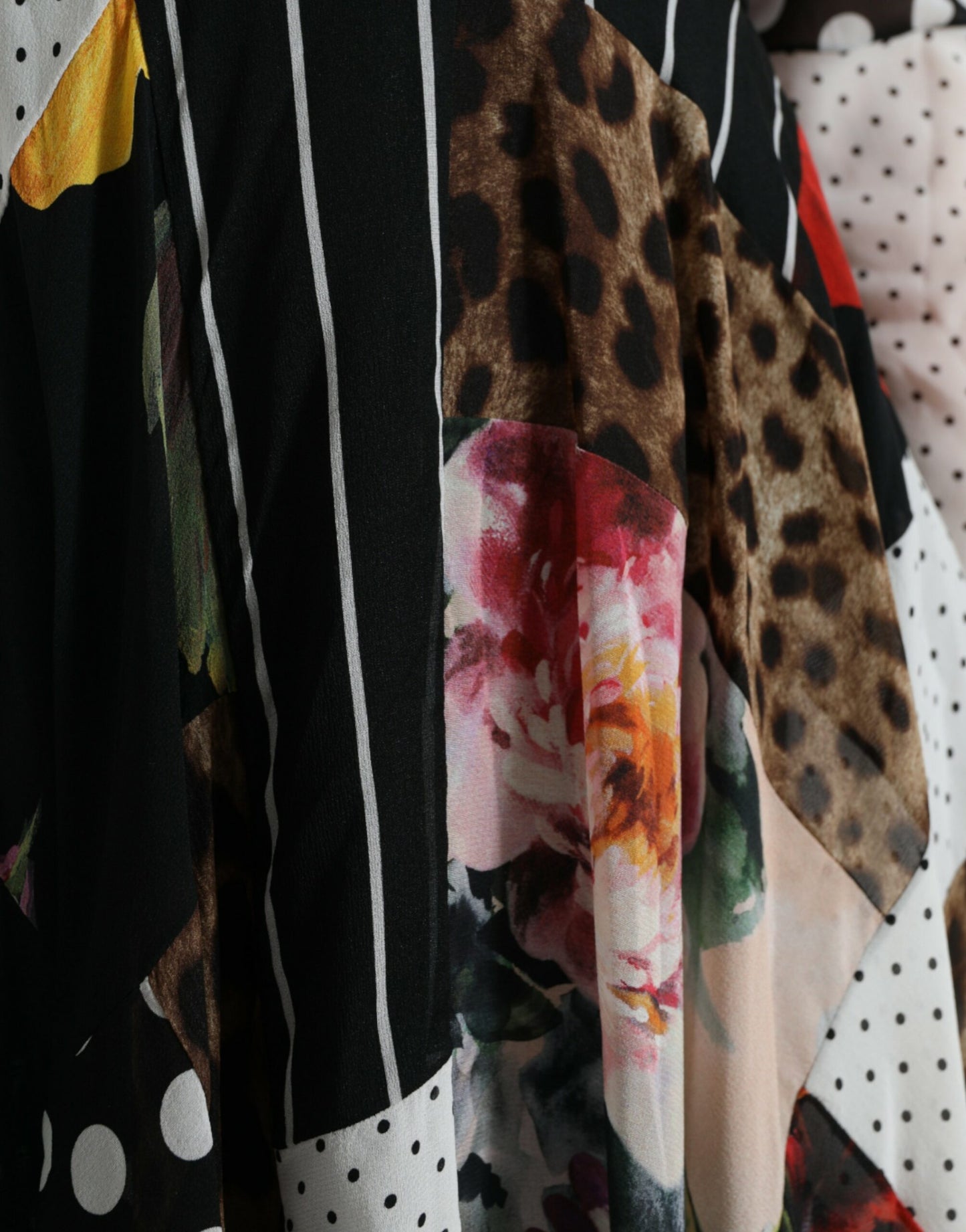 Vestido midi elegante de seda con patchwork de Dolce &amp; Gabbana