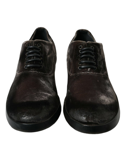 Elegantes zapatos Oxford de terciopelo marrón con cordones de Dolce &amp; Gabbana
