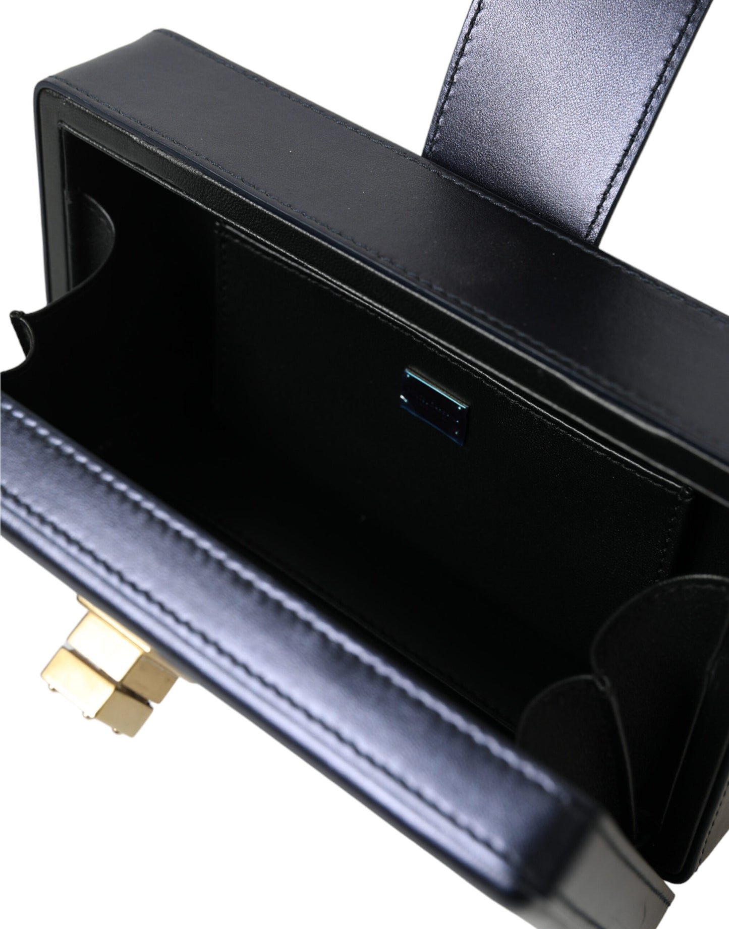 Elegante bolso tipo caja de piel de cordero azul oscuro