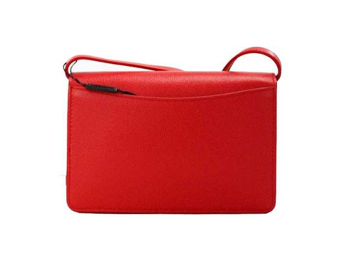 Bolso bandolera pequeño Hampshire de piel lisa con logo en relieve en rojo