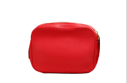 Bolso bandolera pequeño de piel granulada de marca en color rojo brillante