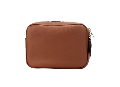Bolso bandolera pequeño de cuero marrón tostado con marca para cámara