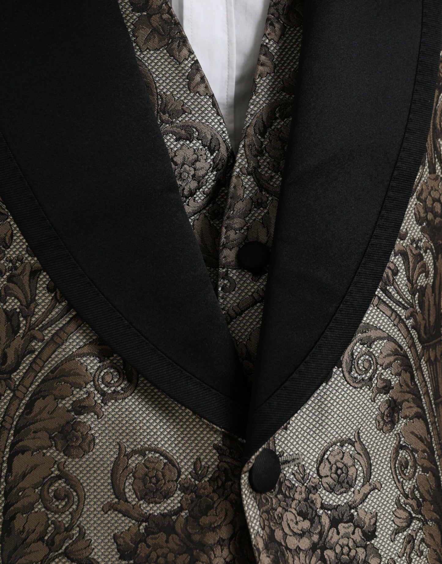 Traje formal de tres piezas en jacquard con estampado floral marrón de Dolce &amp; Gabbana