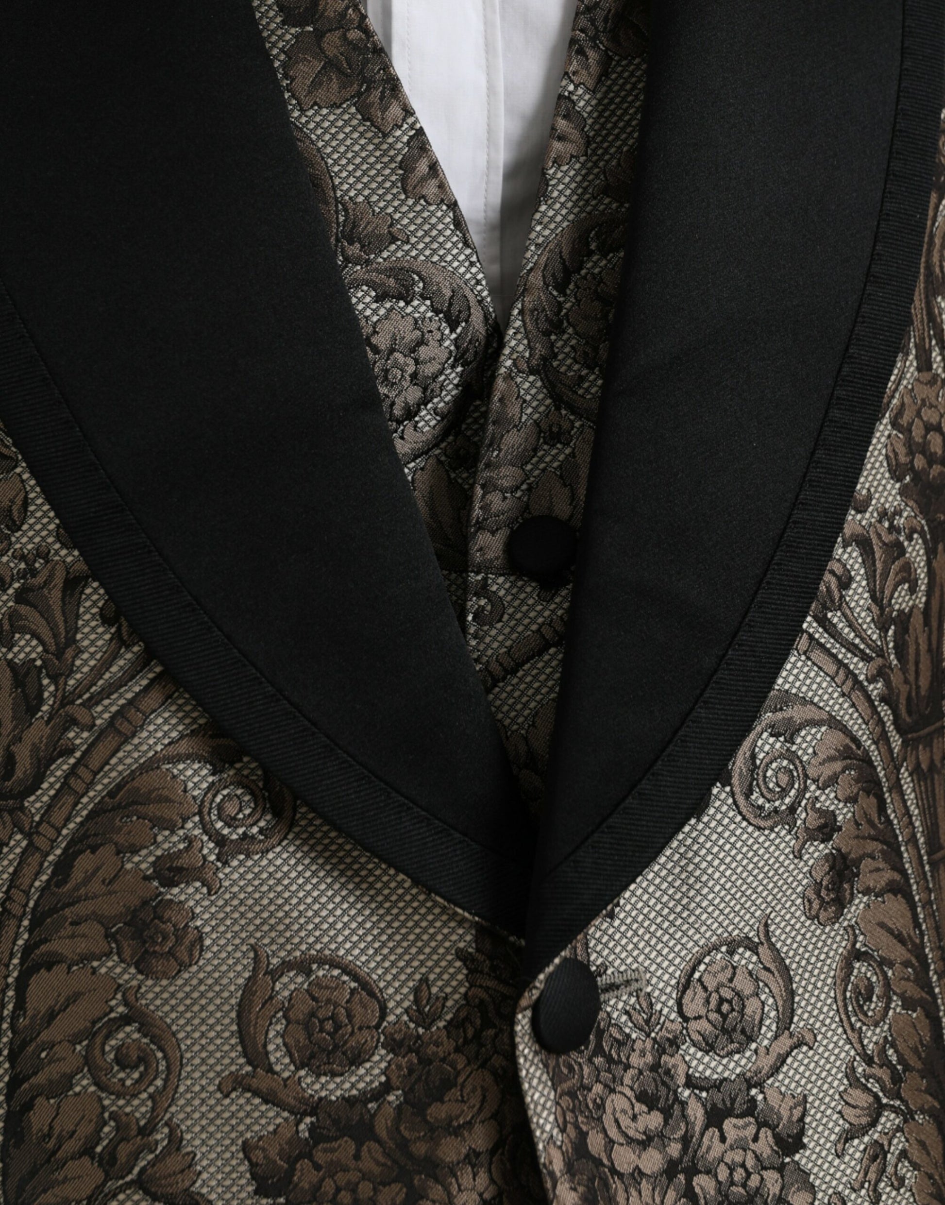 Traje formal de tres piezas en jacquard con estampado floral marrón de Dolce &amp; Gabbana