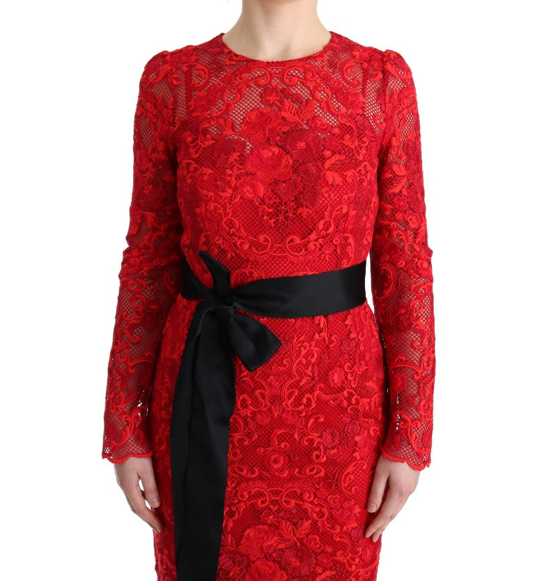 Elegante vestido rojo con cinturón de seda y lazo de Dolce &amp; Gabbana