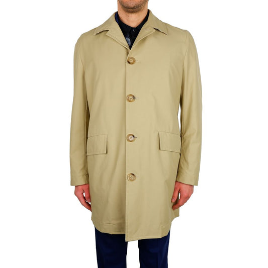 Gabardina clásica beige Aquascutum: elegancia atemporal