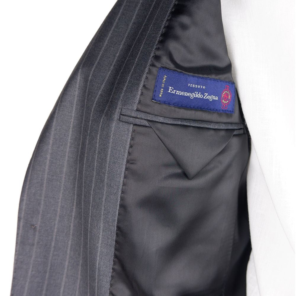 Traje de lana virgen gris fabricado en Italia