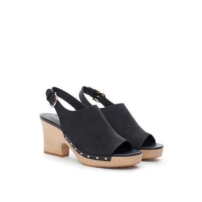 Sandalias elegantes de piel negra de Salvatore Ferragamo